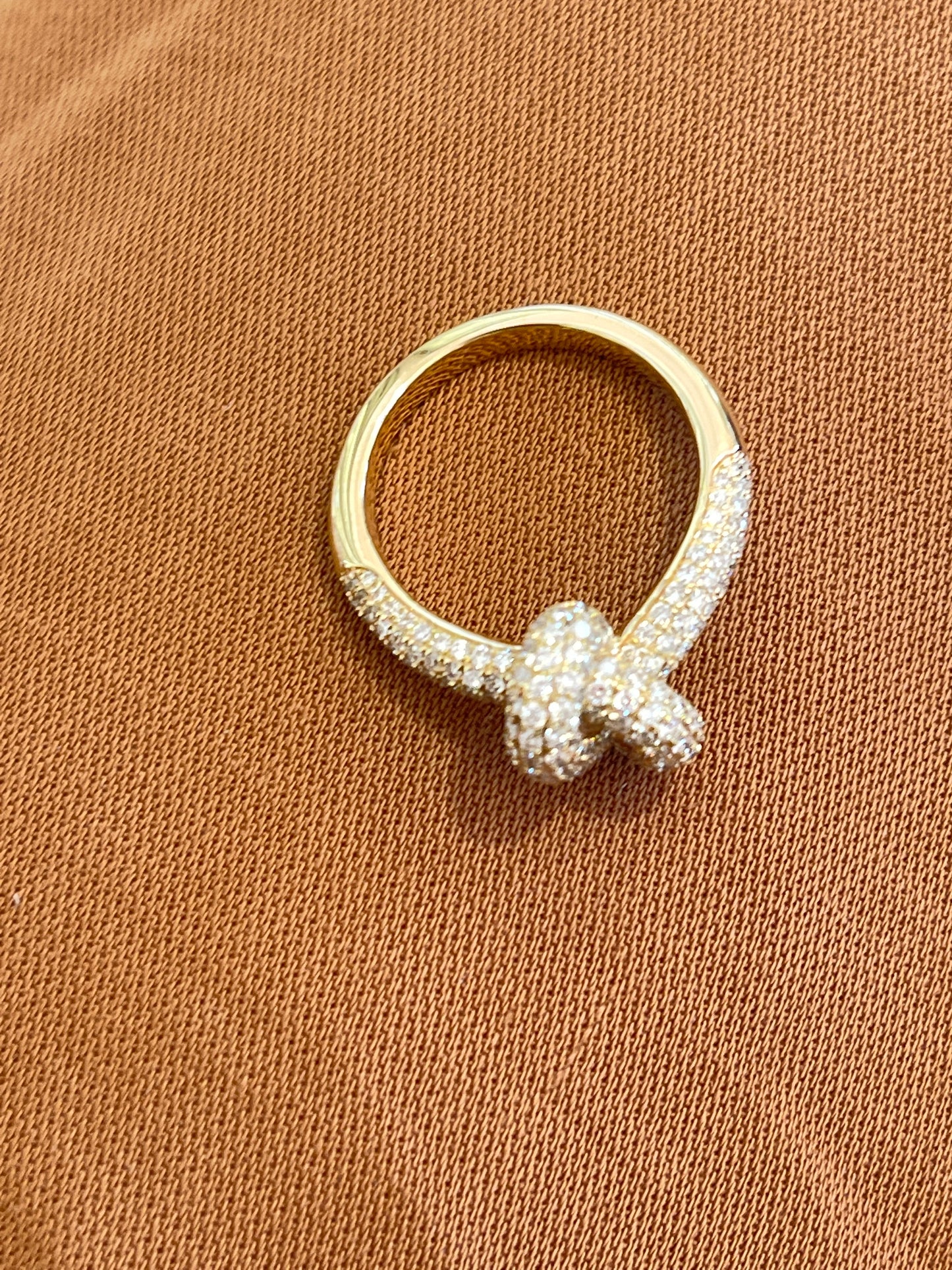 Nouer Pave Diamond Knot Ring