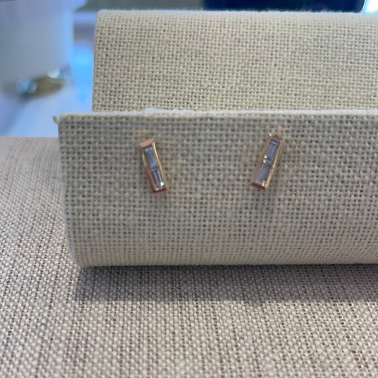 rose gold double baguette bar stud